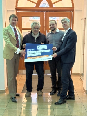 Scheckuebergabe in der Volksbank Vogtland, Plauen